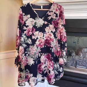 Flowing MATERNITY above knee dress!